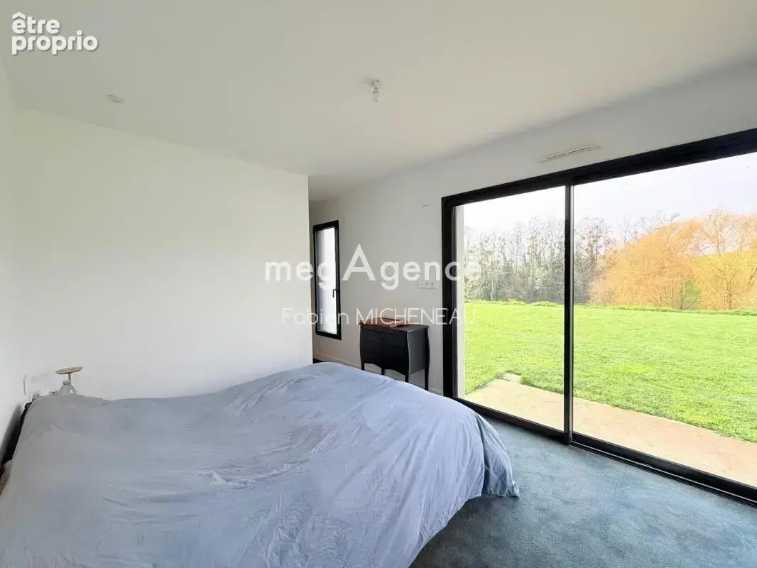 Maison d'architecte - Beaupreau - 160 m² - 5 pièces - photo 11