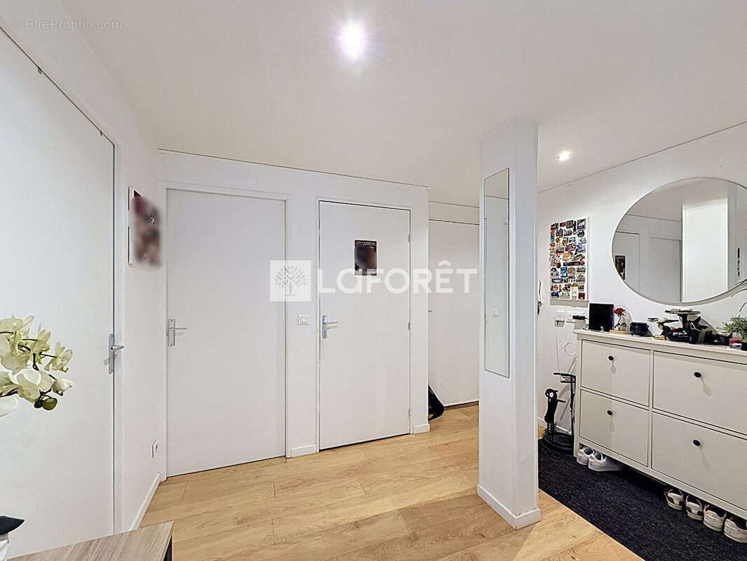 Appartement à LA GARENNE-COLOMBES