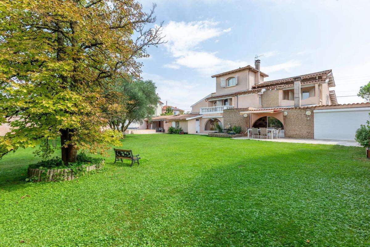 Maison à VAULX-EN-VELIN