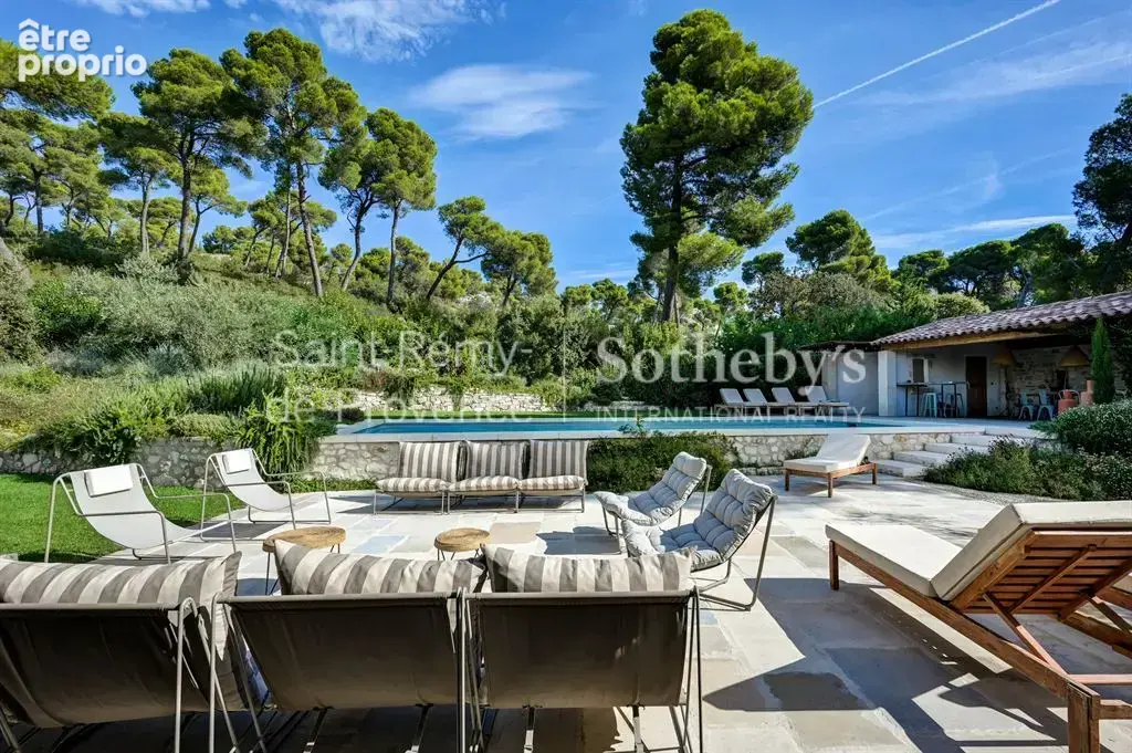 Maussane les alpilles - propriete de caractere renovee vue dominante et centre a pieds - photo 9