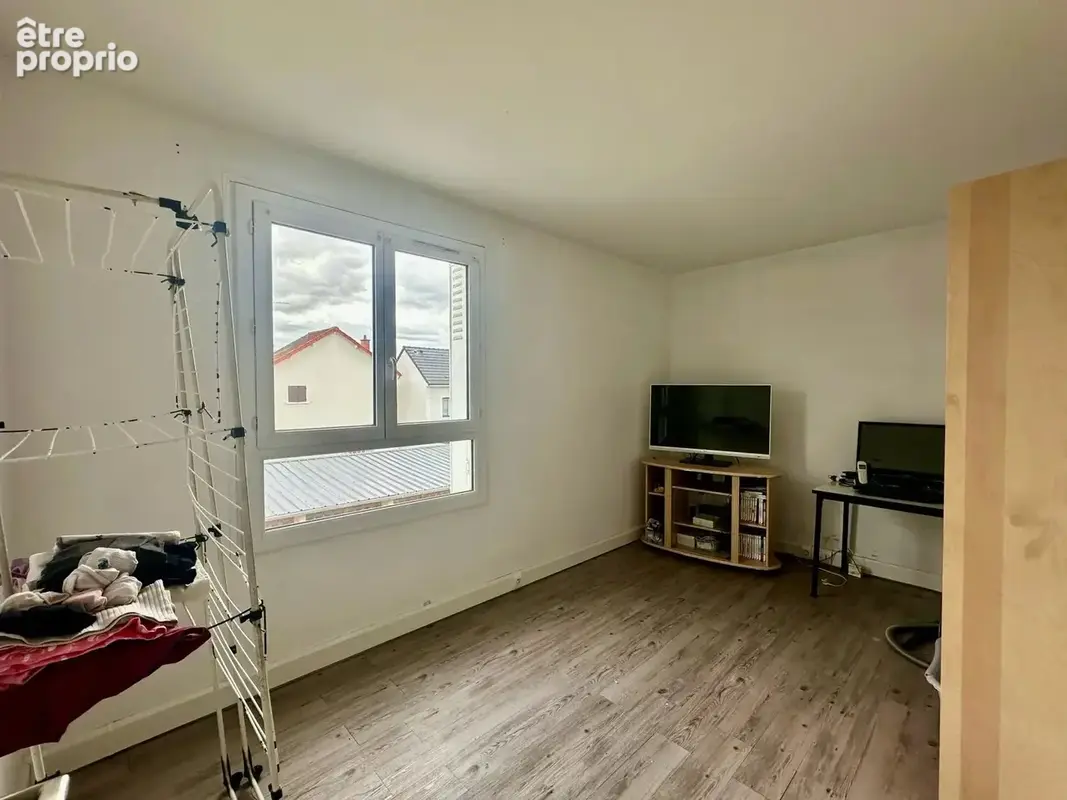 Appartement F5 lumineux avec balcon  Résidence sécurisée à Drancy - photo 5
