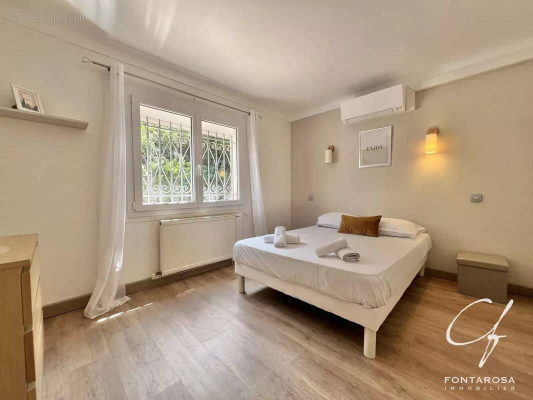 Maison à LES ISSAMBRES