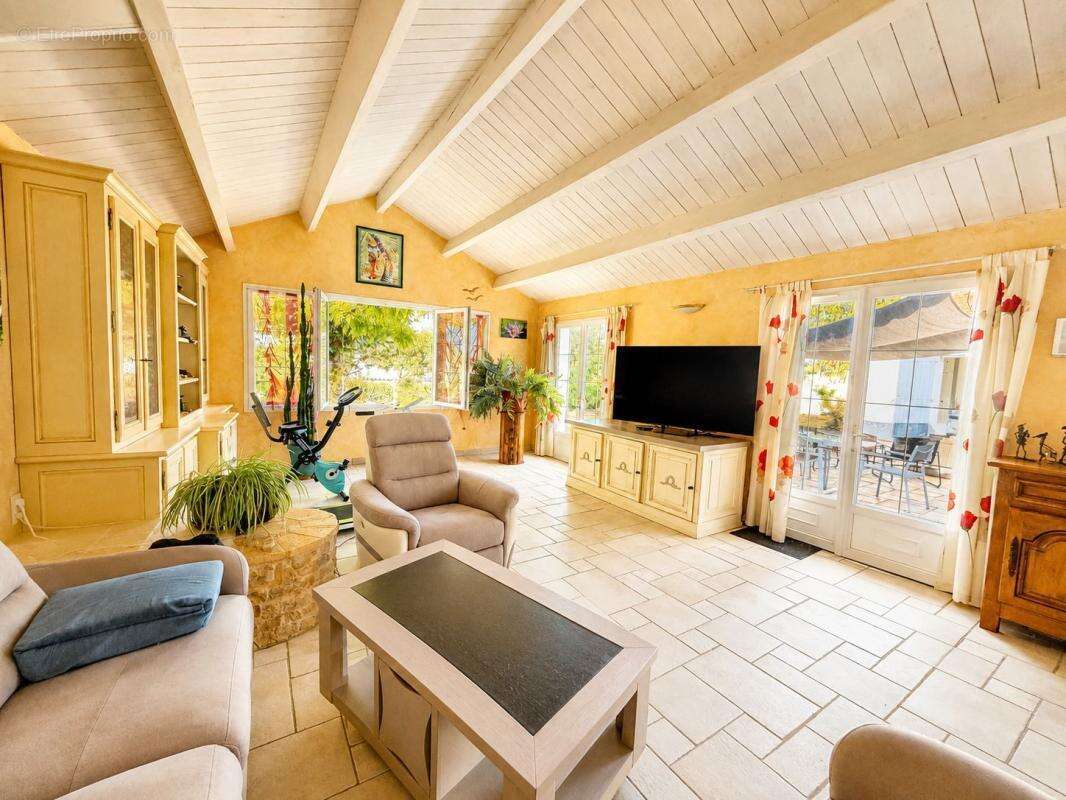 **LA JARRIE – Maison de plain-pied de 172 m²** - photo 9