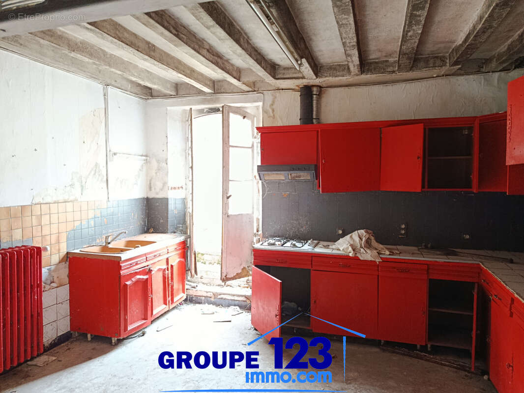 Maison à LA FERTE-LOUPIERE