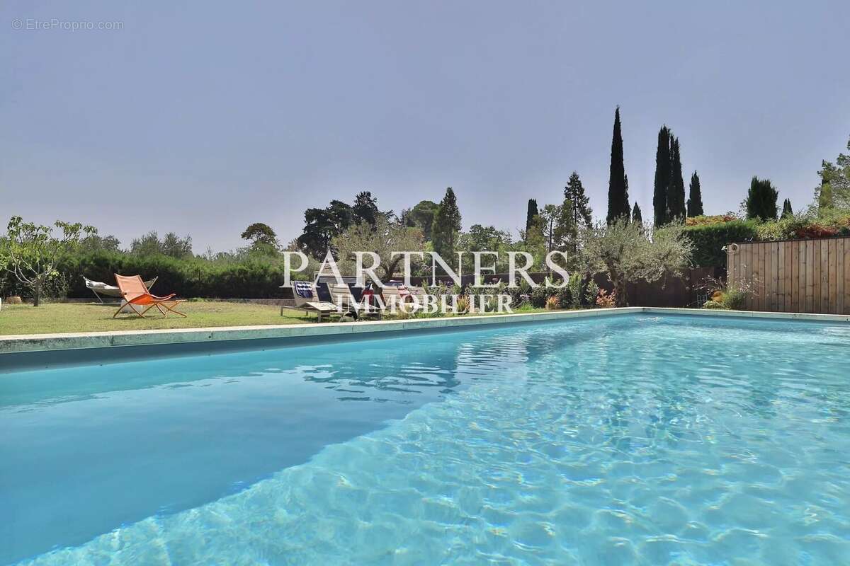 Maison 131 m² à Aix-En-Provence  - photo 4
