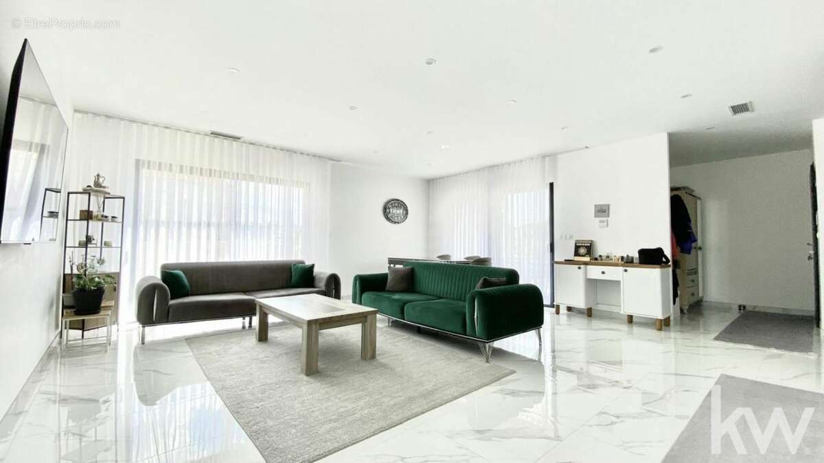 Maison à CORNEILHAN