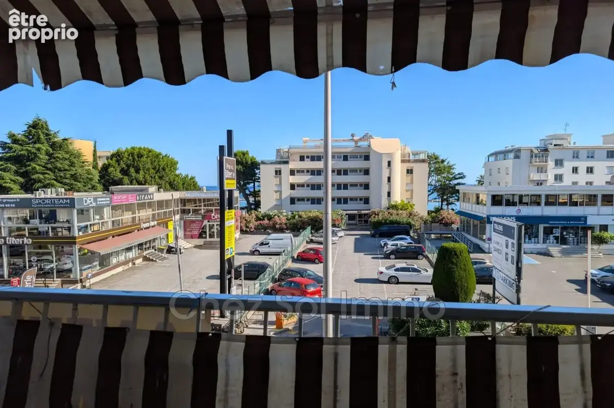 Appartement à SAINT-LAURENT-DU-VAR