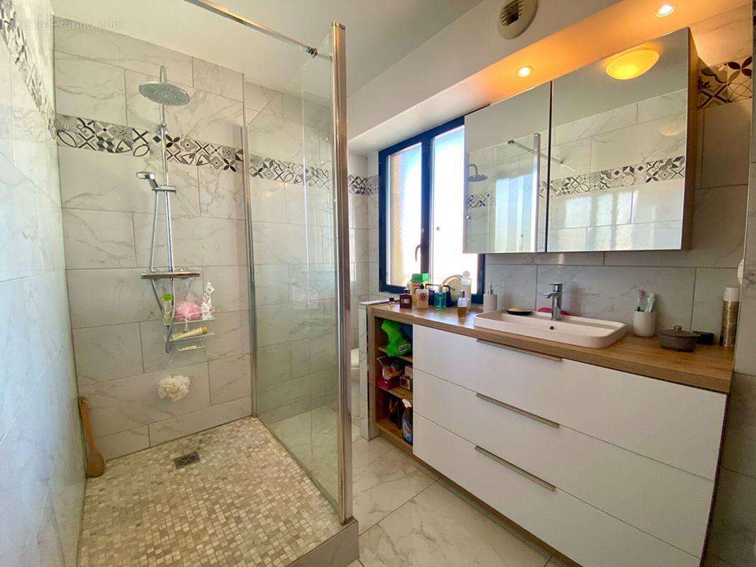 Appartement à SIX-FOURS-LES-PLAGES