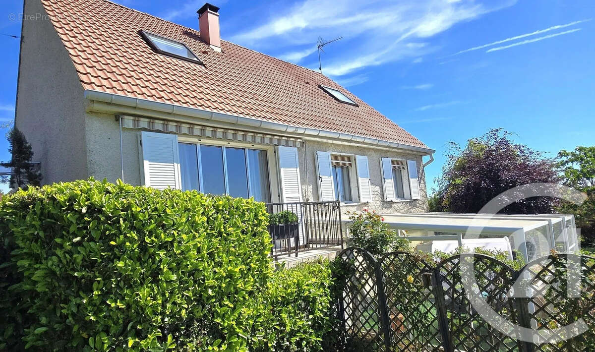 Maison à SAINT-PIERRE-DE-VARENNES