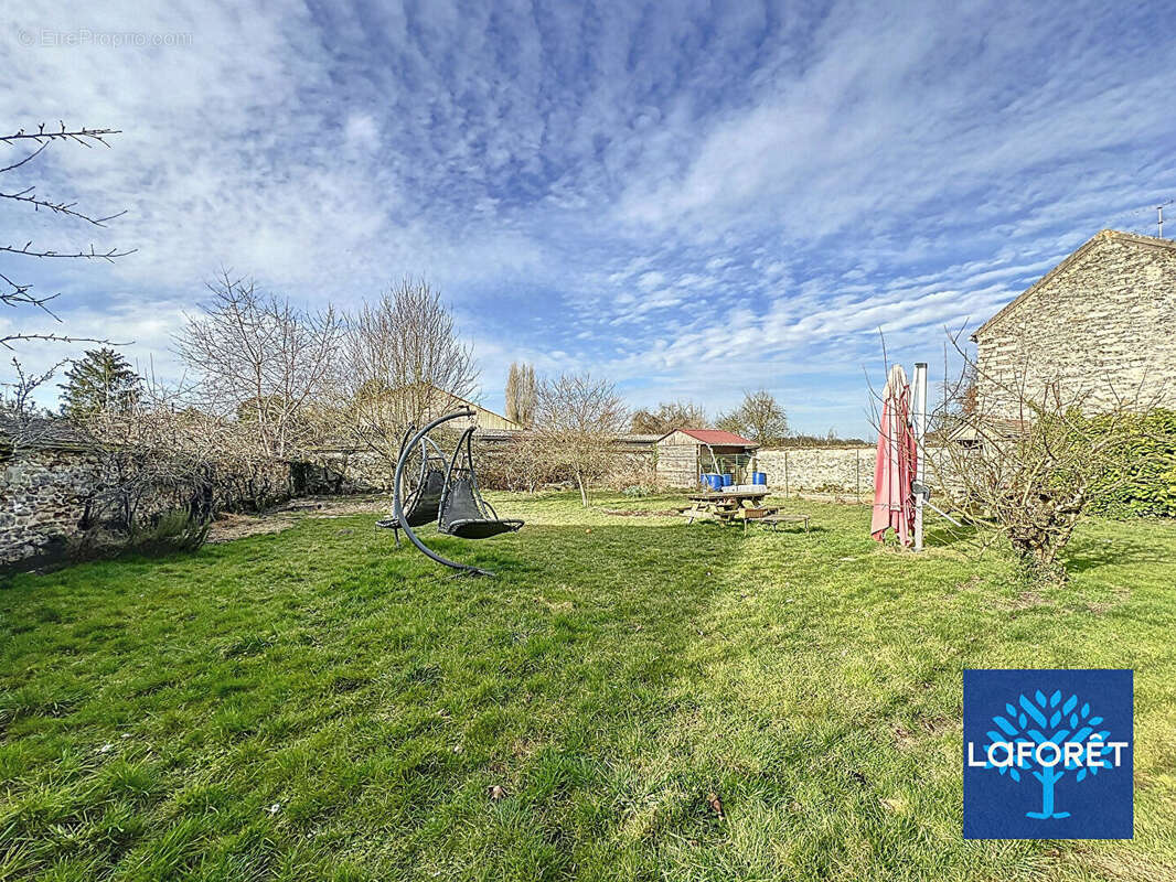 Maison à SAINT-MARTIN-EN-BIERE