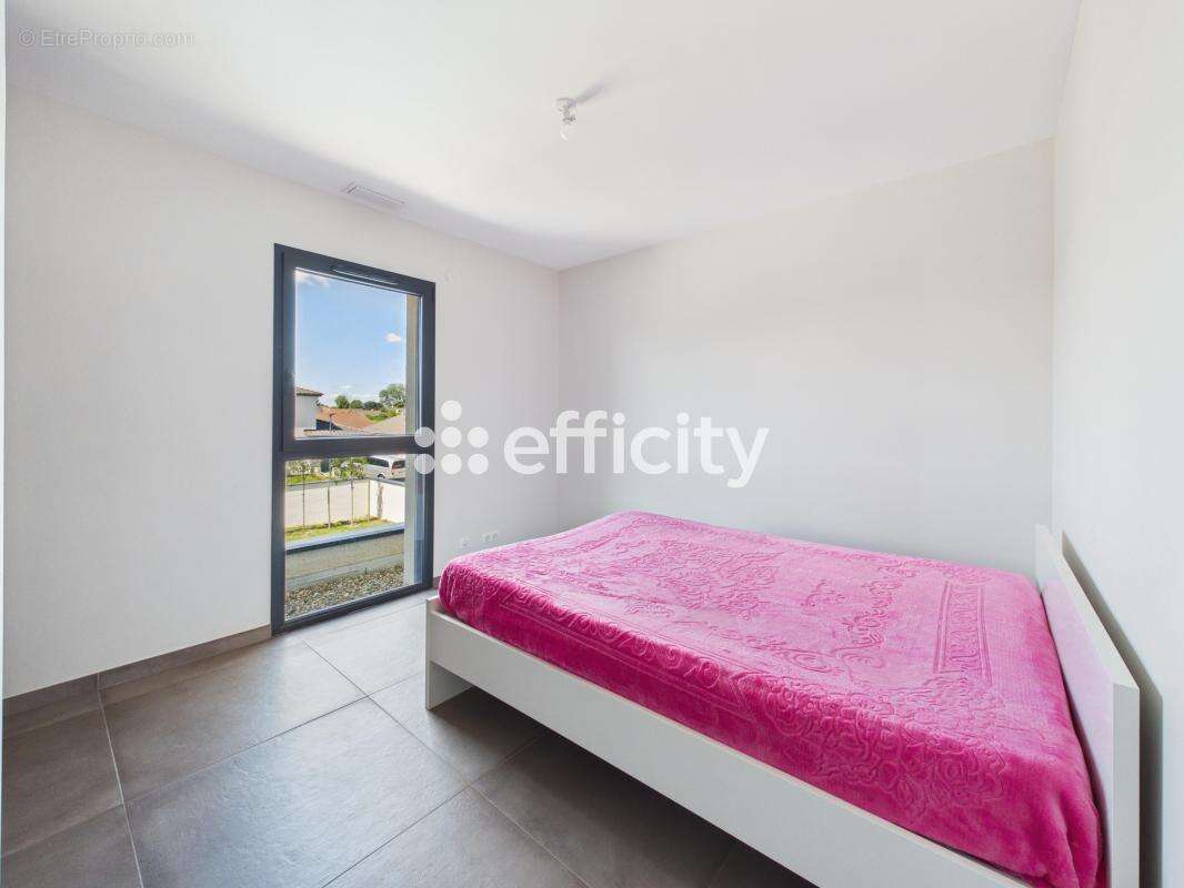 Maison 163 m² à Peronnas  - photo 20