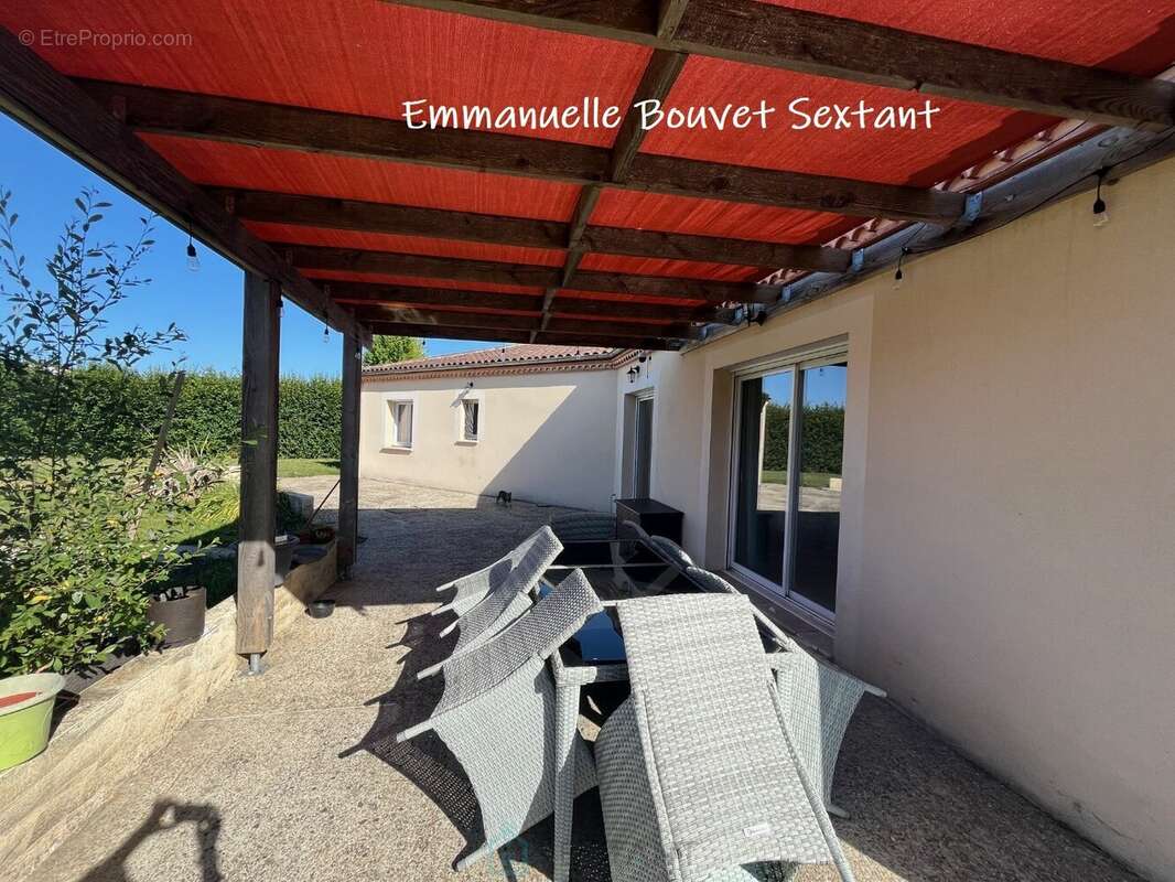 Maison contemporaine de plain-pied, 4 chambres, 2 sde, 2 wc, double-garage, 2000 m² de terrain - photo 4
