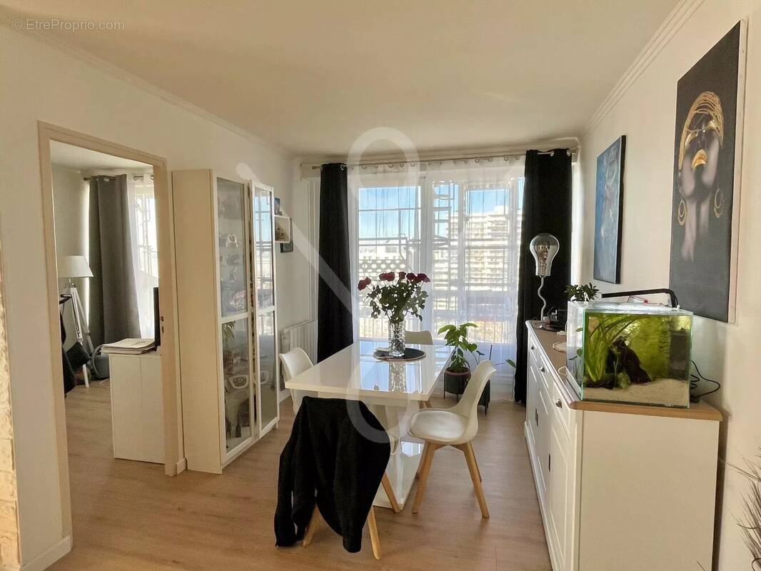 Appartement à VILLENEUVE-LA-GARENNE