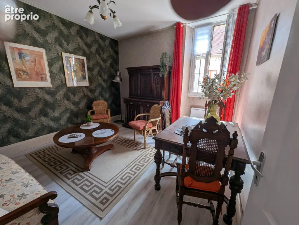 Ainay le Château, Maison ancienne avec deux appartements et dépendances - photo 3