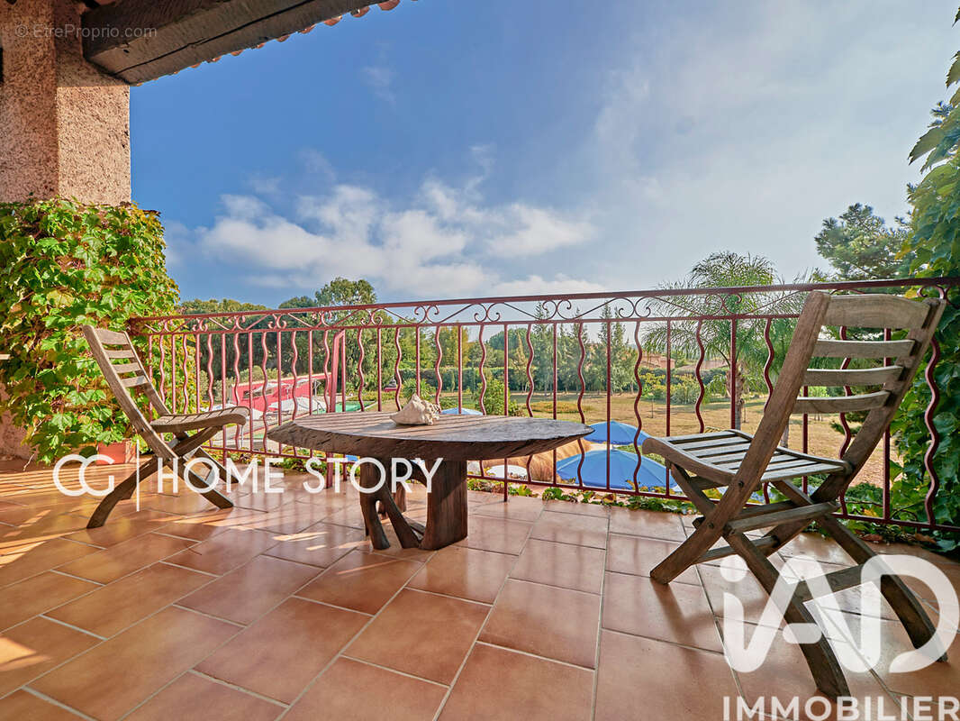 Maison 427 m² à La Londe-Les-Maures  - photo 9