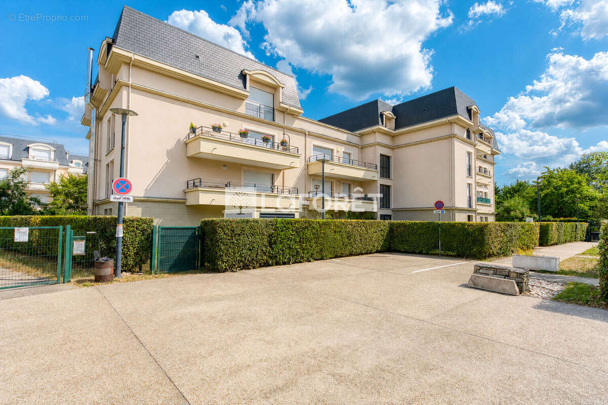 Appartement à EMERAINVILLE