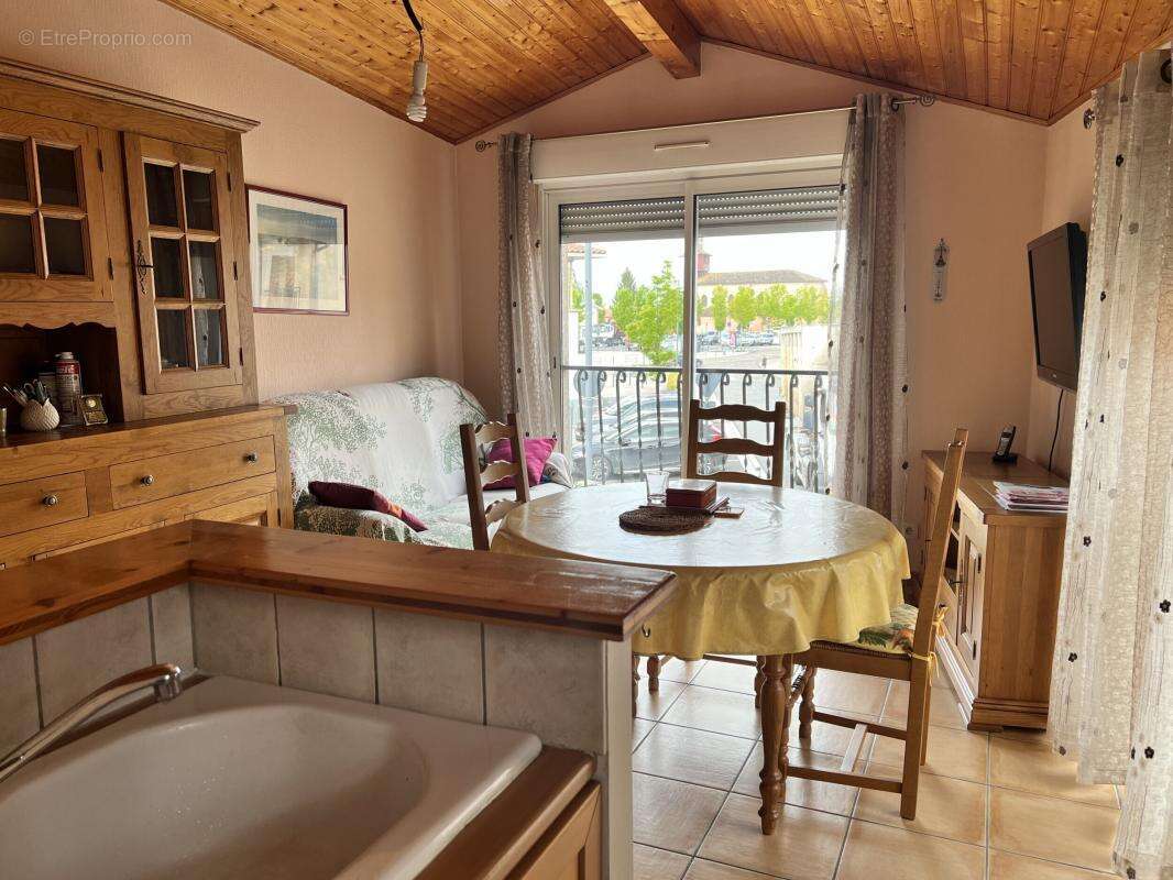 Maison à BRUGUIERES