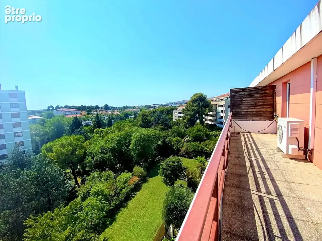 T5 de 112 m2 avec 90 m2 de terrasses, 2 parkings sous-sol, 1 cave - photo 2
