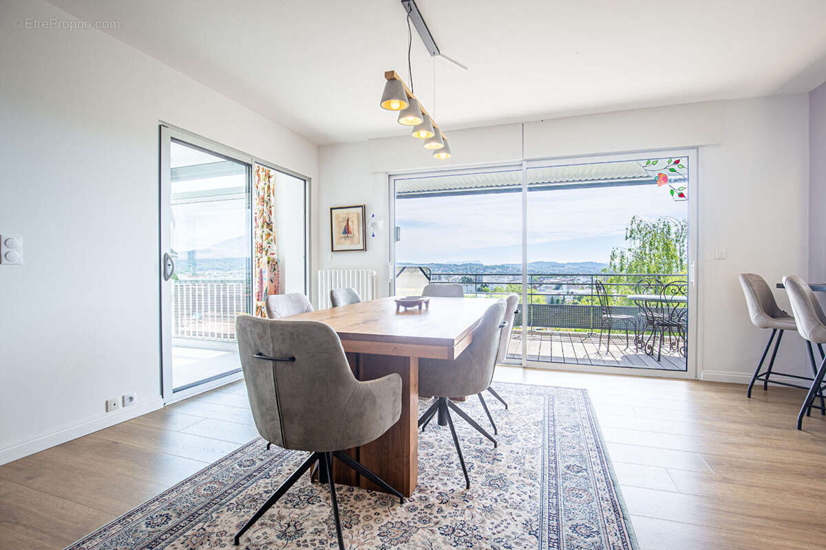 Agence immobiliere laforet - annecy-le-vieux - "sakura" - appartement t5 de 183,20m² - terrasses - cave - place de stationnement - photo 16