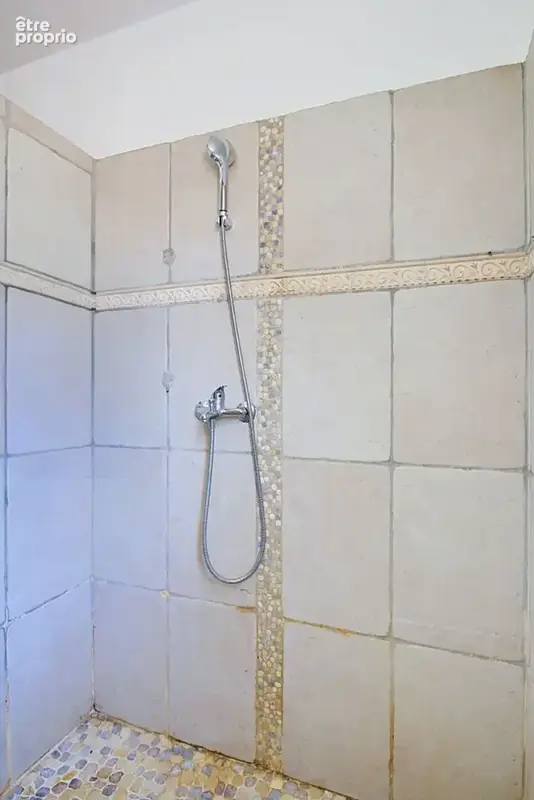 A VENDRE EN EXCLUSIVITE ! À  VIDAUBAN Maison de plain-pied 4 pièces 88 m2 avec piscine  sur un terrain de 1 455 m2 - photo 9