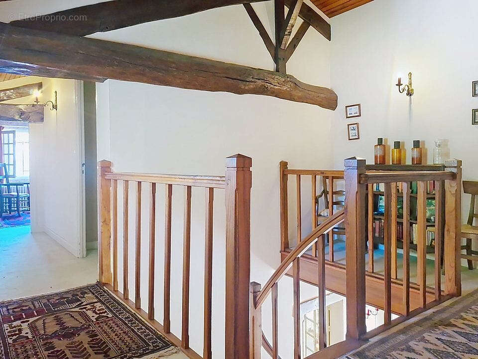 Belle maison familiale en pierre, jardin arboré et double garage proche des commodités - 33890 Gensac - photo 12