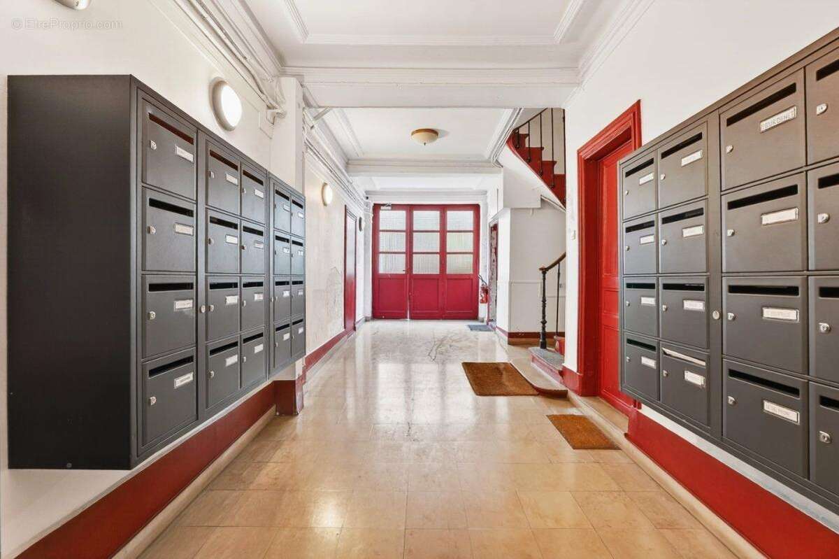 Appartement à PARIS-17E