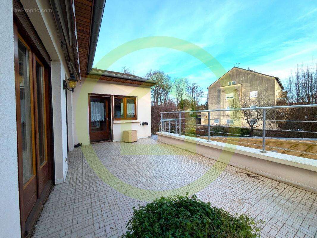 Maison à COURCELLES-CHAUSSY