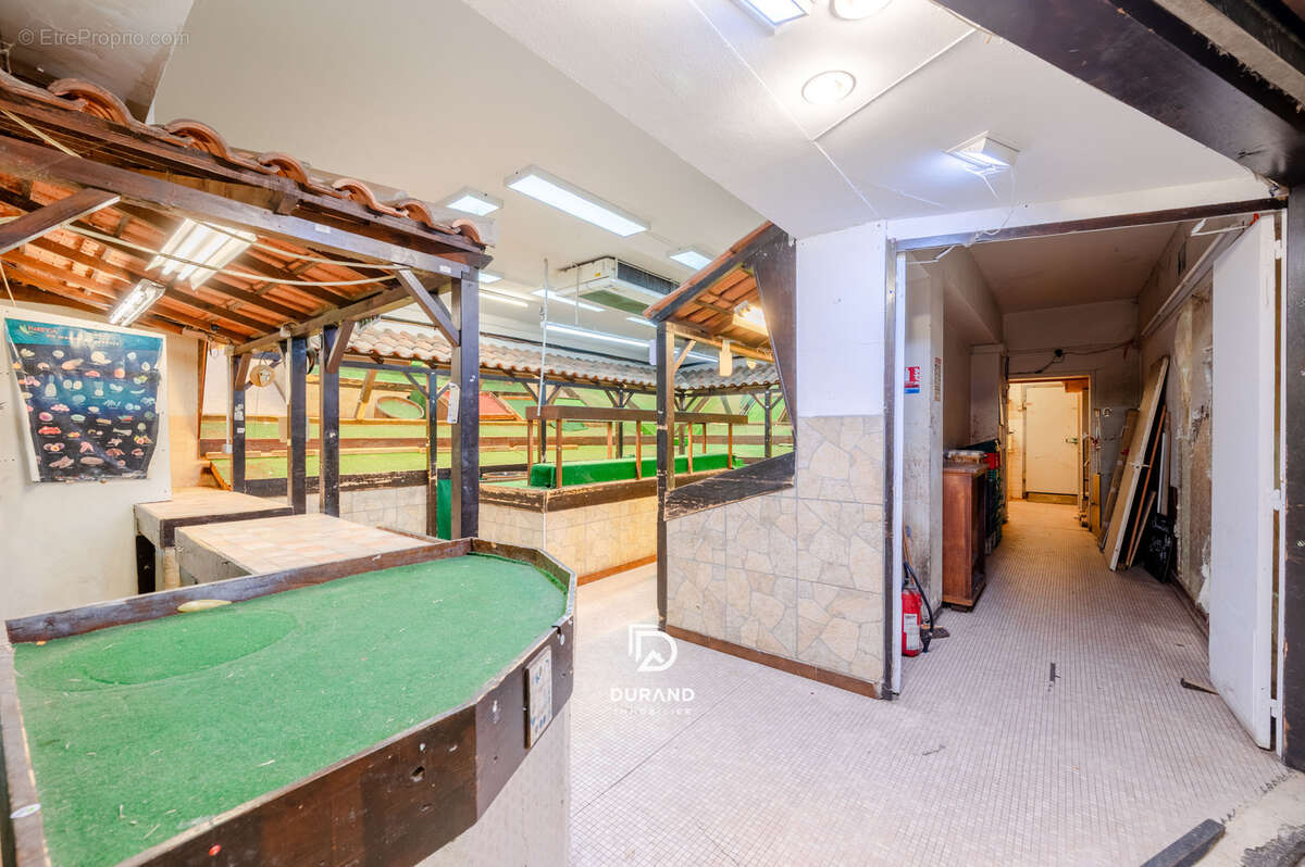 Commerce à MARSEILLE-9E