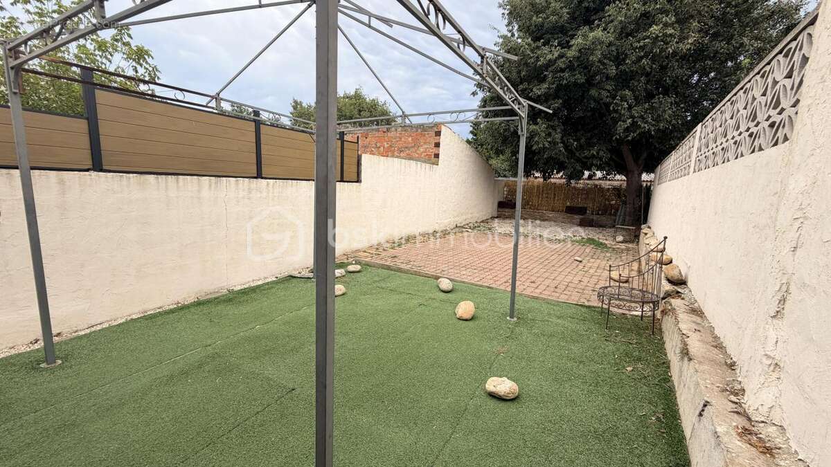 Maison de village en deux faces avec garage et jardin - photo 17