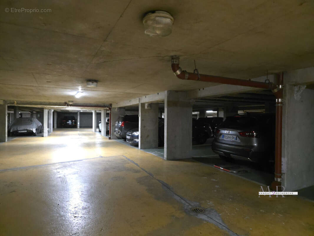 Appartement à CHARENTON-LE-PONT