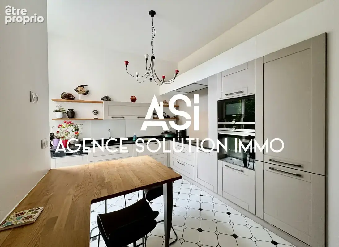 Maison de ville 9 pièce(s) 144 m²  Hyper centre rive gauche LAVAL - photo 4