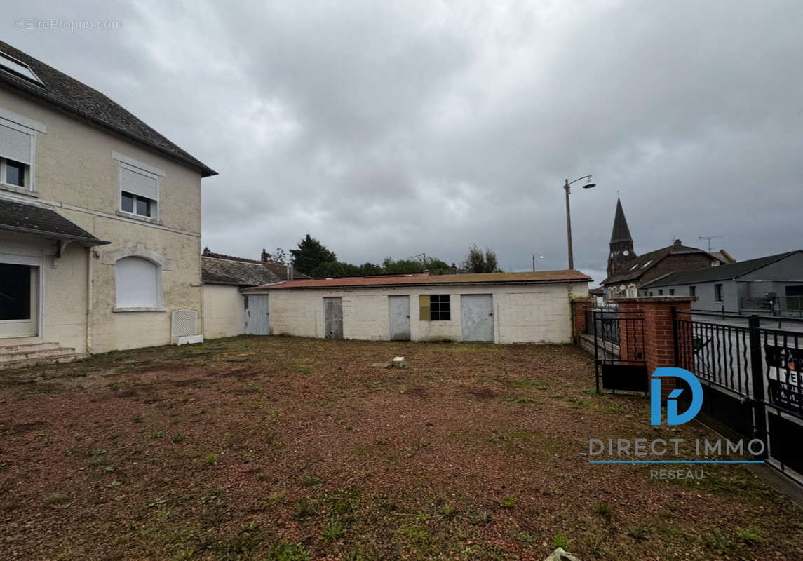 Maison à SAILLY-SAILLISEL