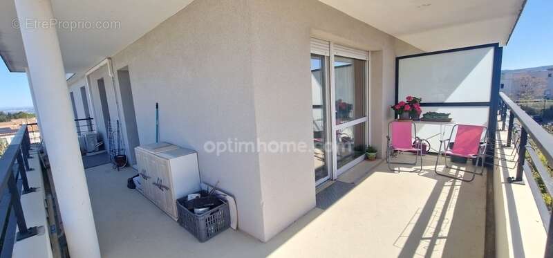 Appartement à CHATEAUNEUF-LES-MARTIGUES