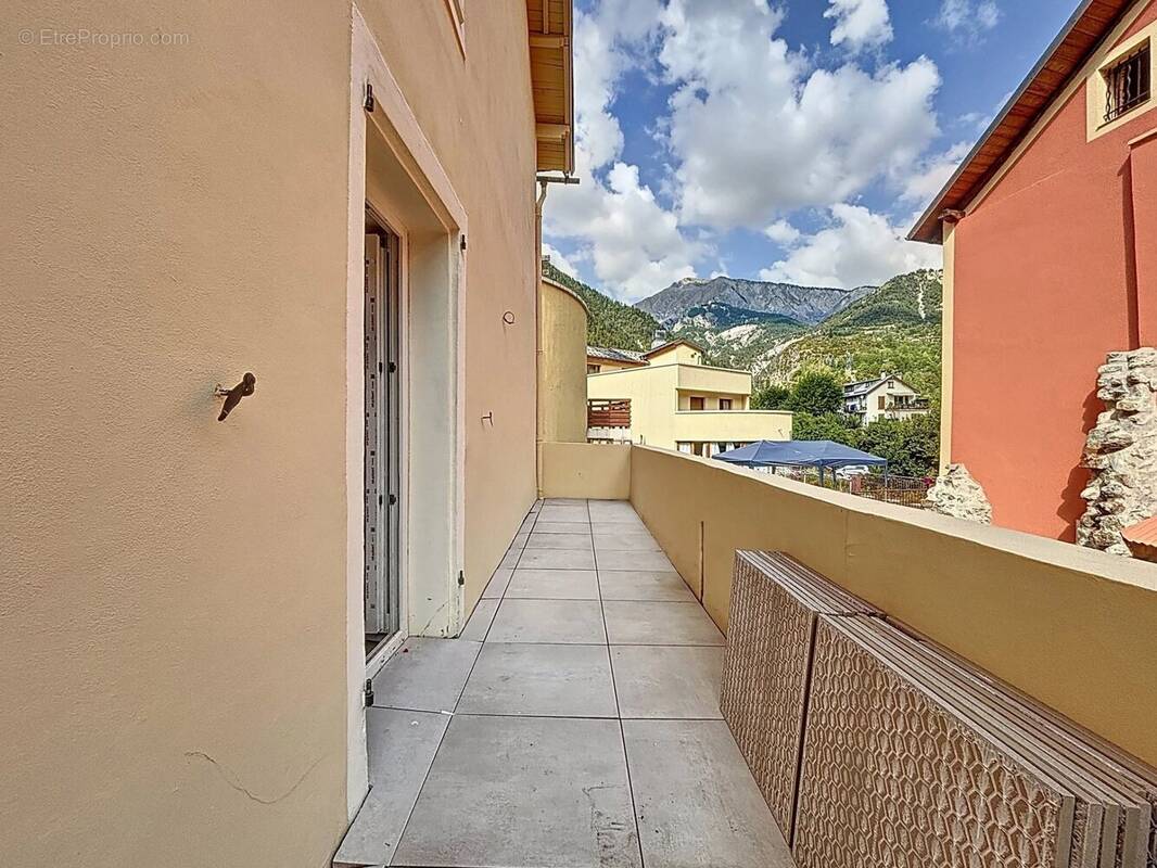 Appartement à SAINT-ETIENNE-DE-TINEE