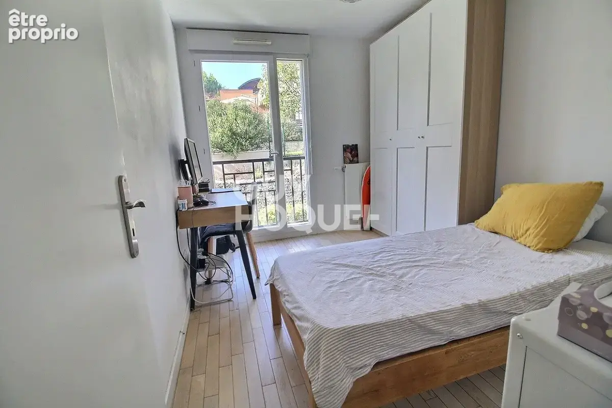 Chaville coeur de ville - elegant et lumineux appartement 4 pieces avec deux terrasses - photo 8