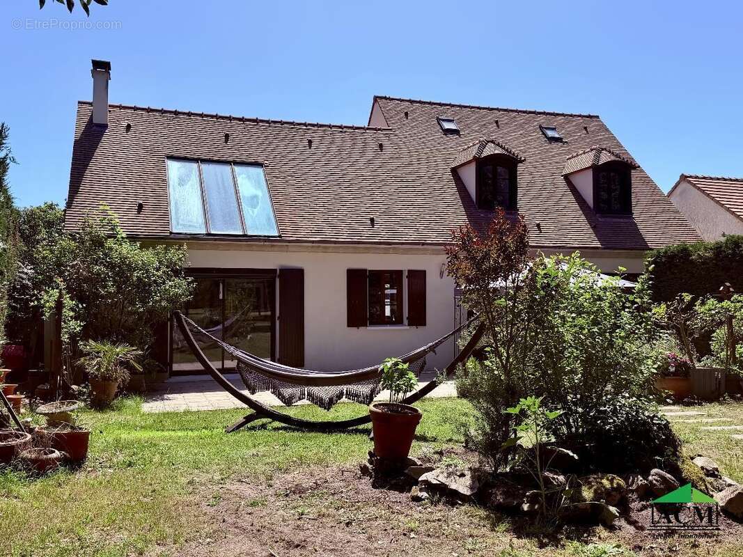 Maison à MERY-SUR-OISE