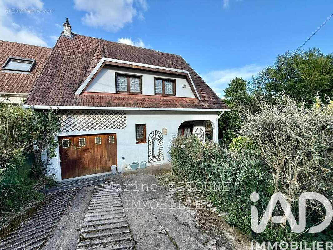 Photo 2 - Maison à LA VILLE-DU-BOIS