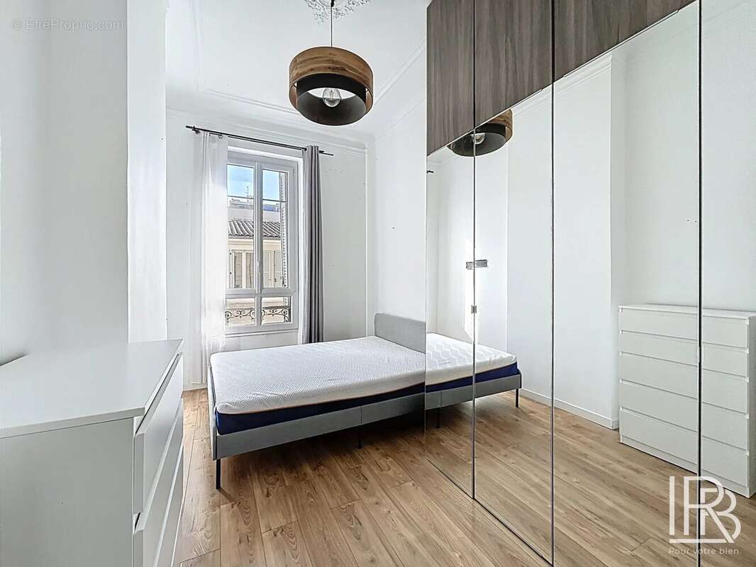 Appartement à MARSEILLE-6E