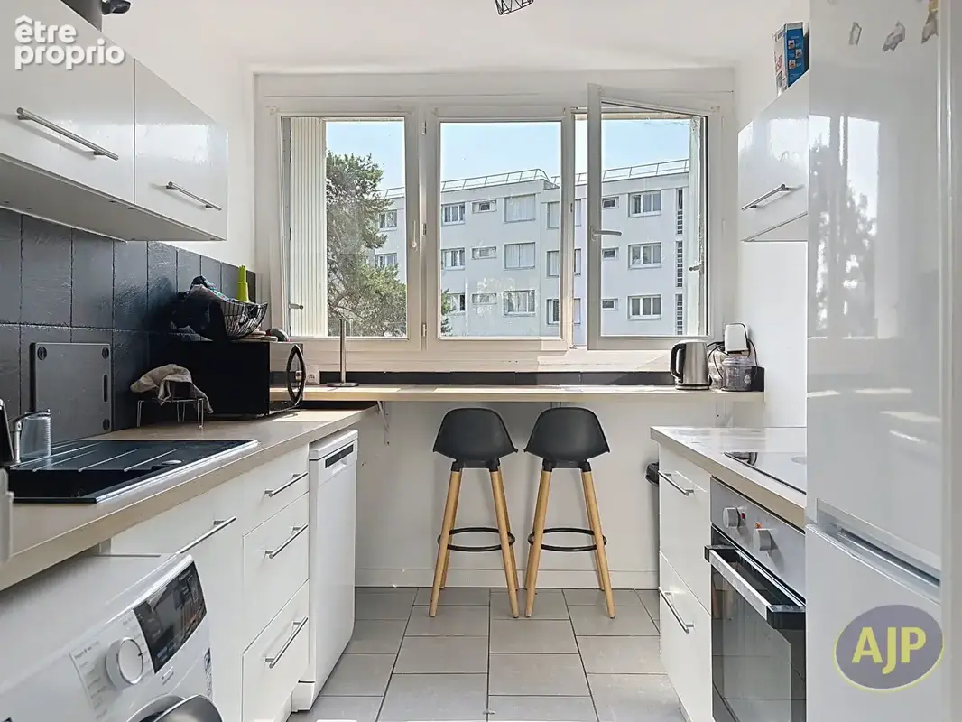 Appartement T4 avec balcon -  Proche centre-ville de Cholet - photo 3
