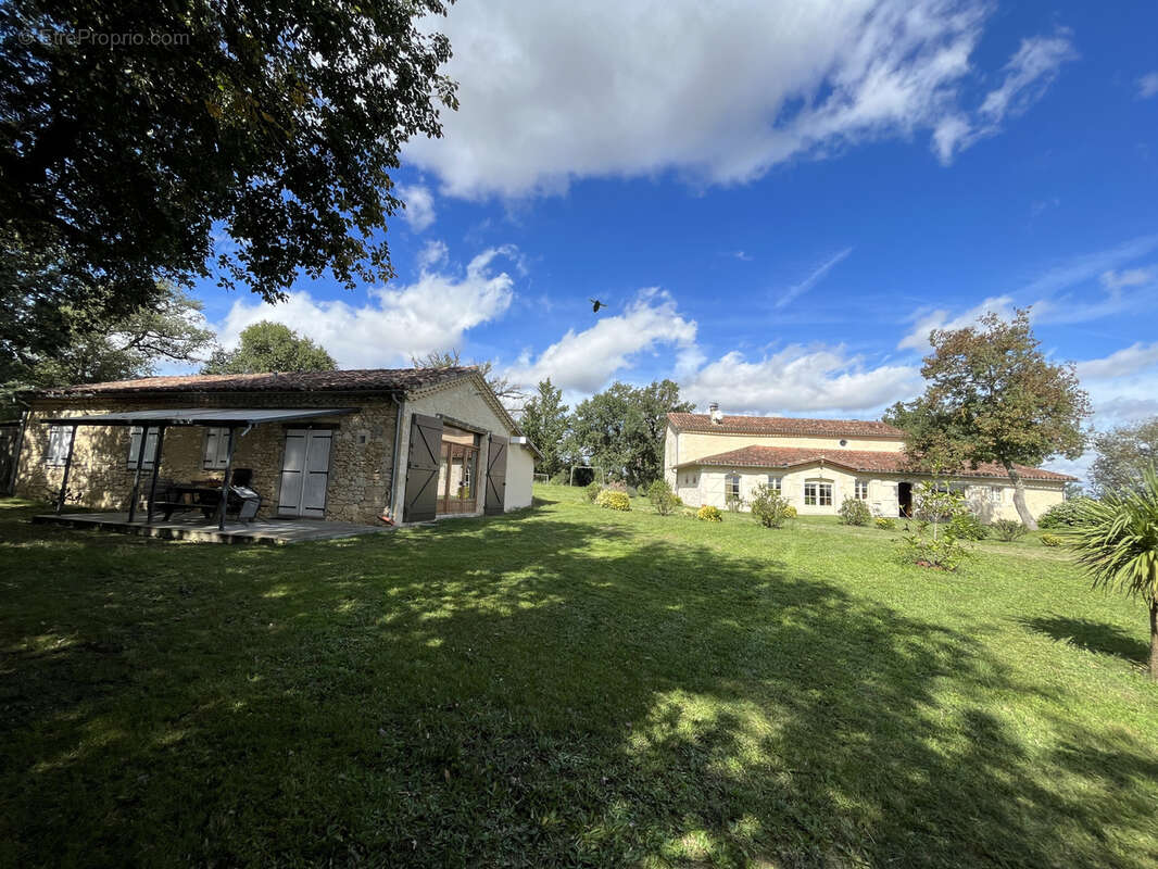 Maison à MAUVEZIN