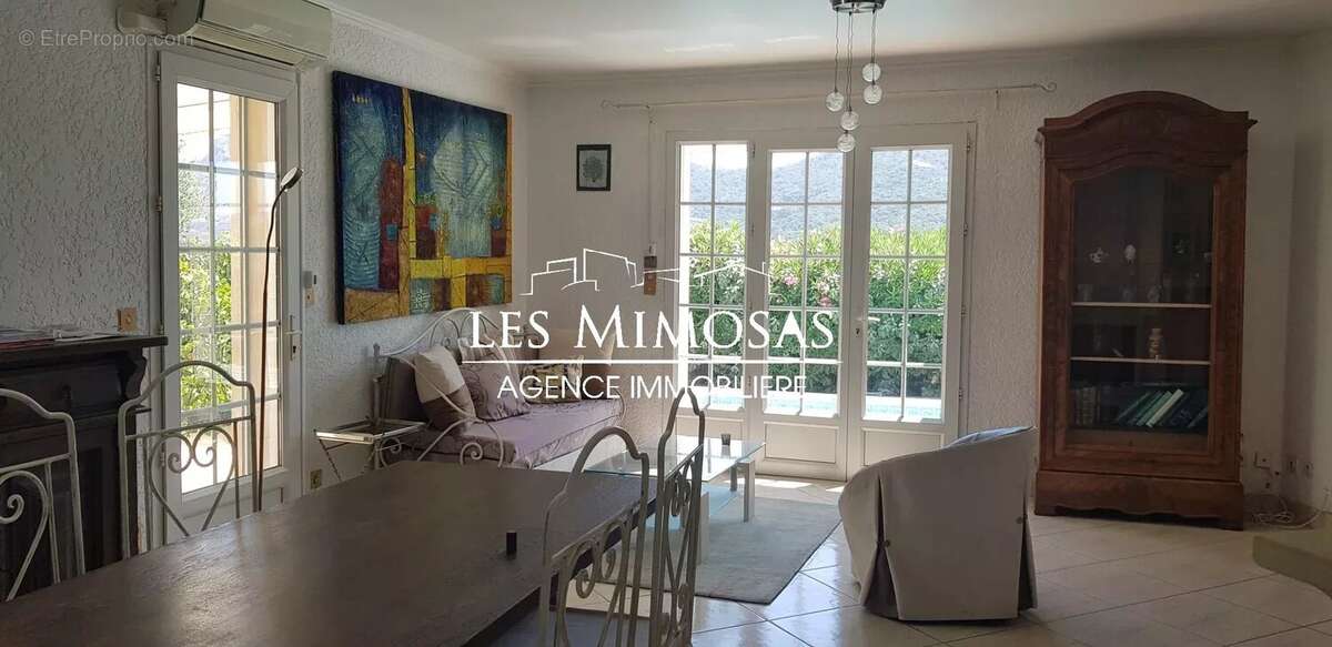 Maison à LE MUY