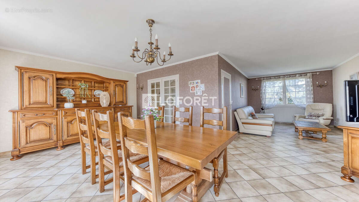 Maison à ROISSY-EN-BRIE