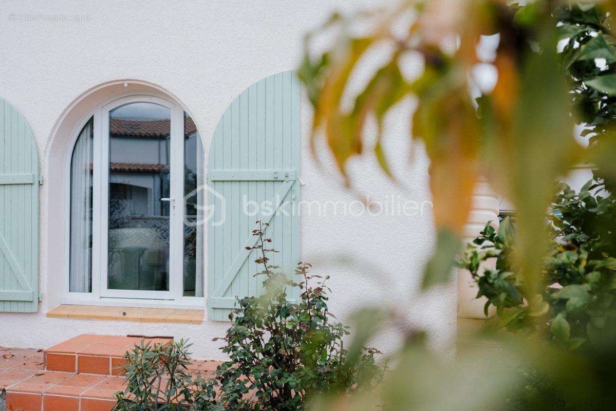 Maison à VILLENEUVE-DE-LA-RAHO