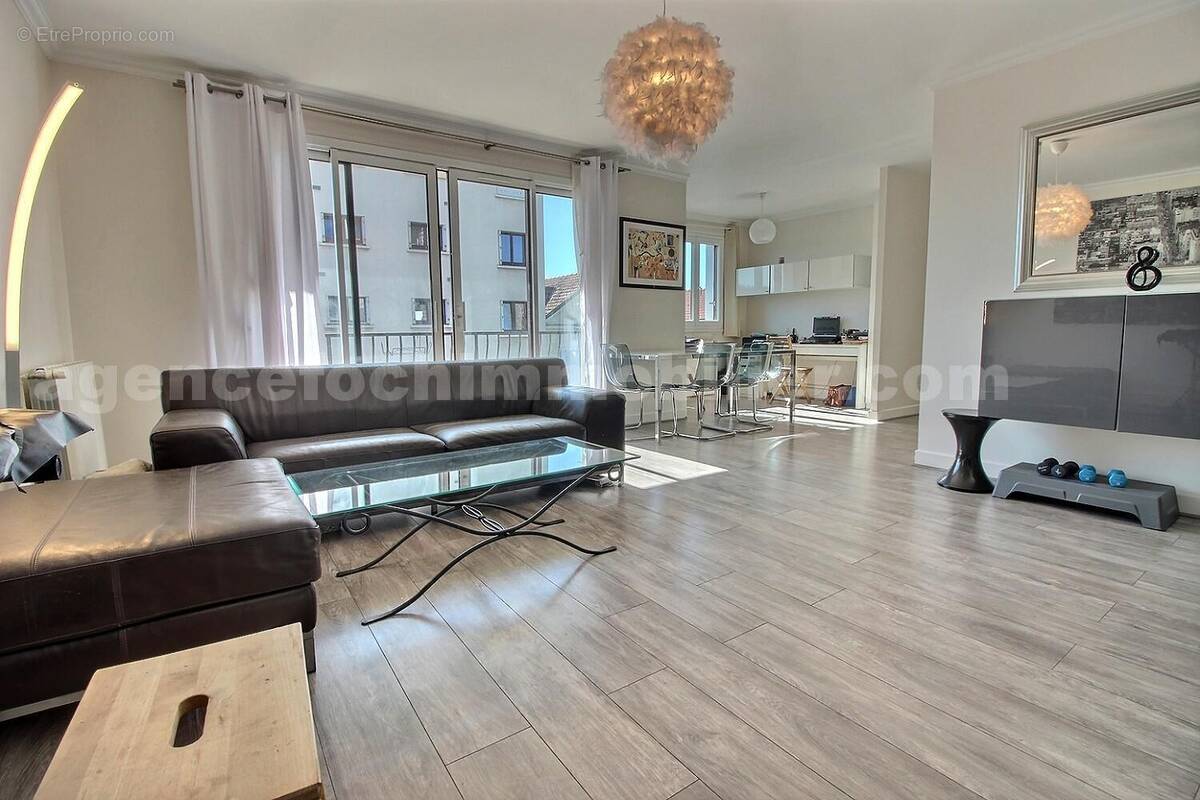 exposio_133842899 - Appartement à SAINT-MAUR-DES-FOSSES