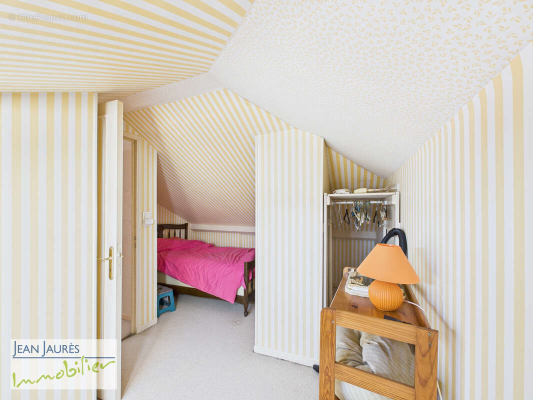 Maison à LA CHAPELLE-SAINT-LUC