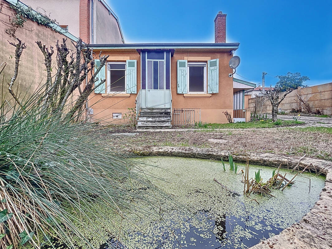 Maison à PIERRE-BENITE