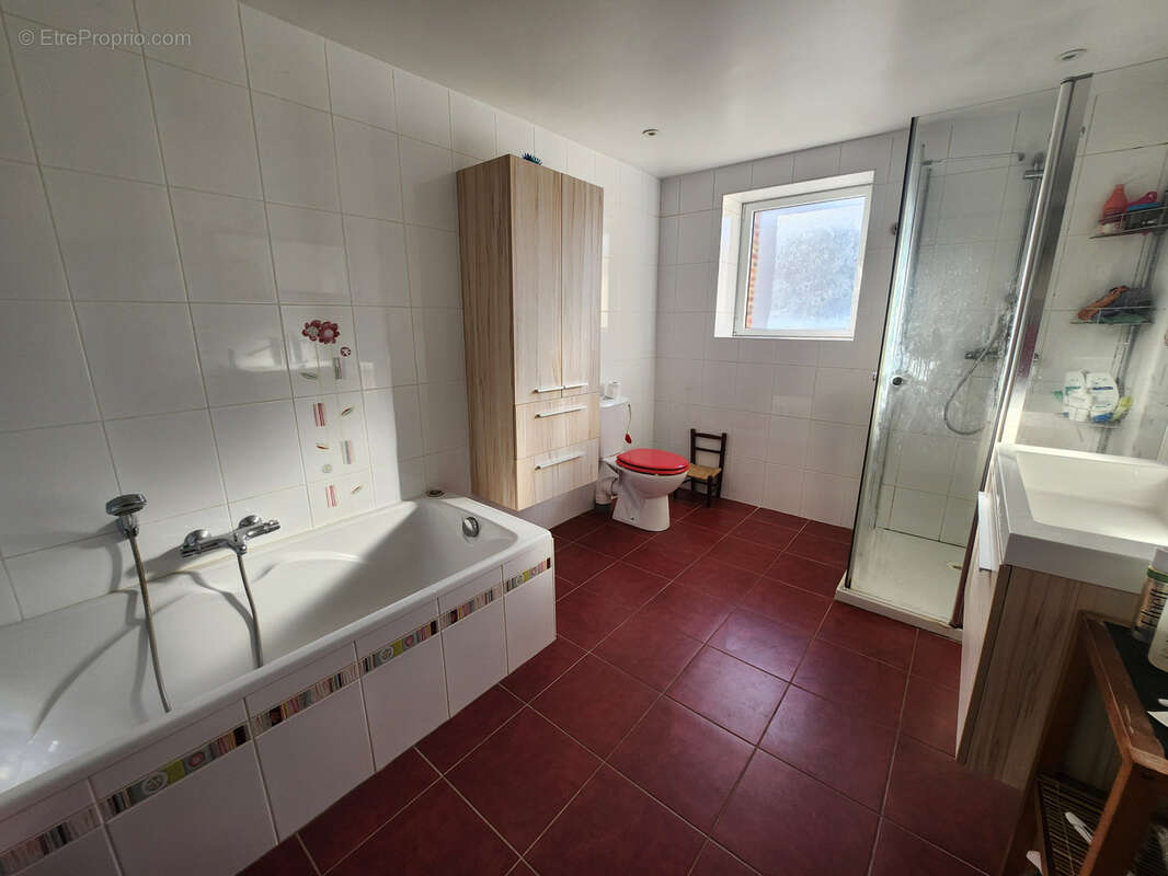 Maison à SAINTE-GEMME-LA-PLAINE