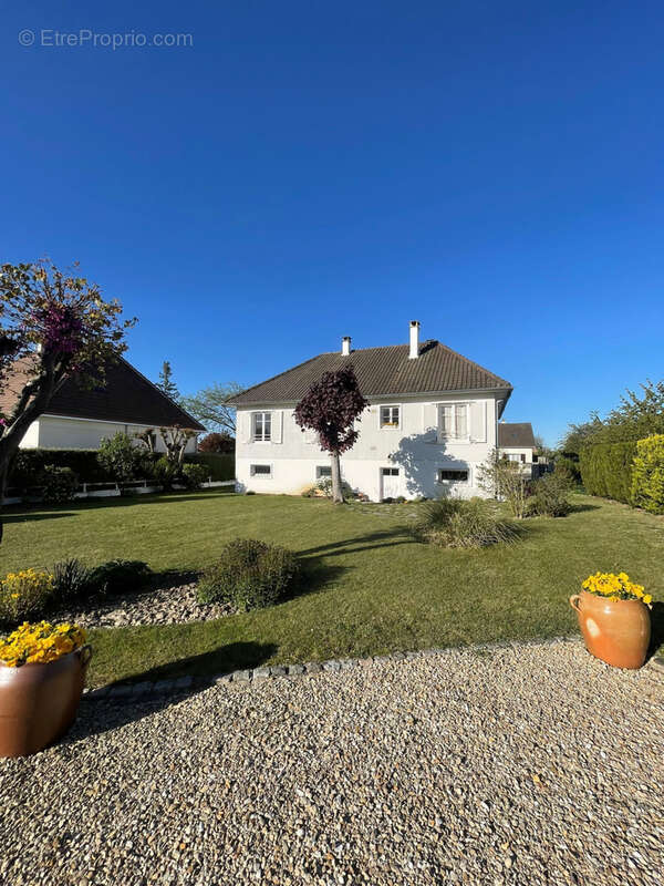 Maison à LE CHATELET-EN-BRIE