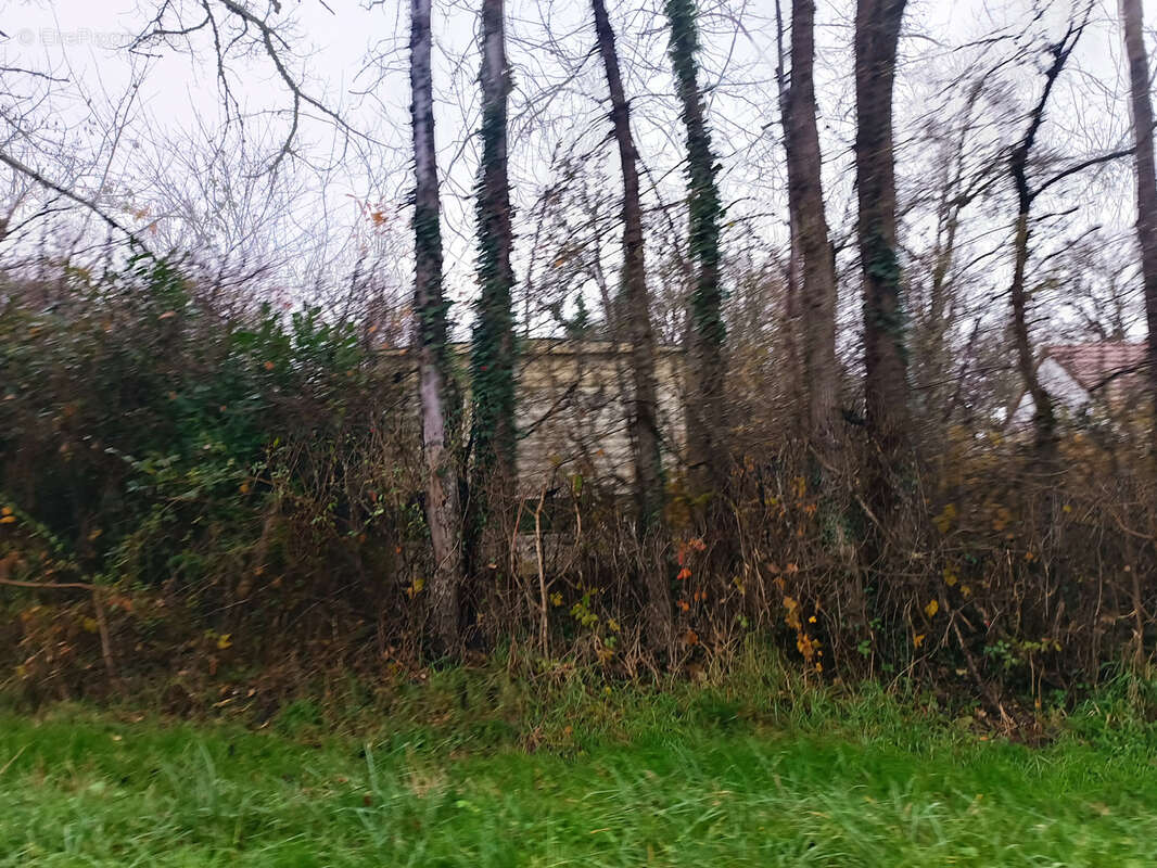 Maison à SAINT-HILAIRE-DE-GONDILLY