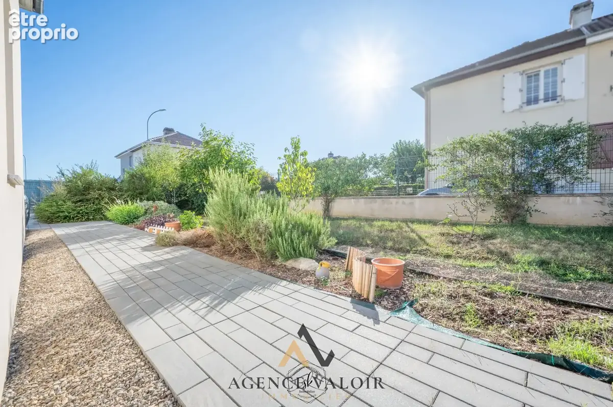 À vendre   Guénange   Maison au calme avec véranda, garage et jardin - photo 5